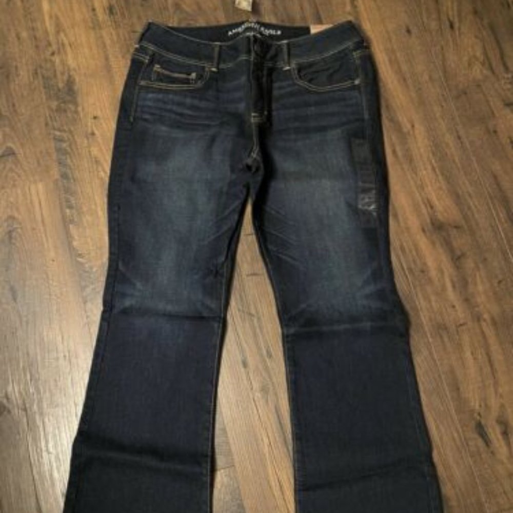 Women’s American Eagle Jeans - Size 16 Short   Style: Kick Boot Stretch